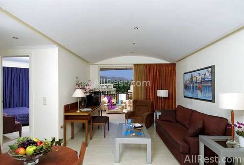 Pilot Beach Hotel 9